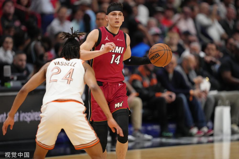 加期待他在 加期待他在